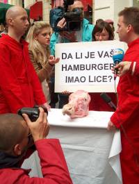 Je li va� hamburger imao lice?