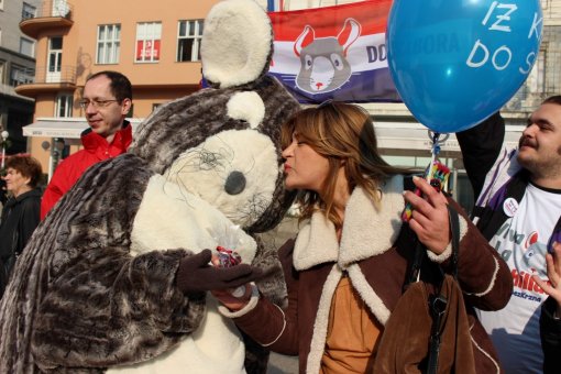 �in�in predizborni skup [ 228.80 Kb ]