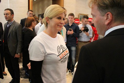 Predsjednica RH poru�ila: Udomi, ne kupuj! [ 1.15 Mb ]