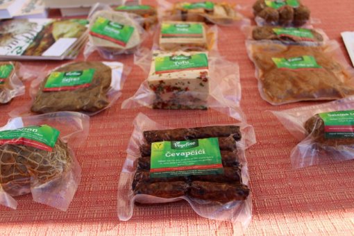 Veggie Fair June 2, 2015 [ 204.92 Kb ]