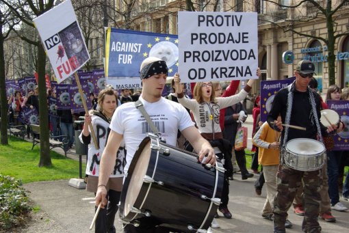 Zagreb demo against the seal slaughter 7 [ 174.99 Kb ]