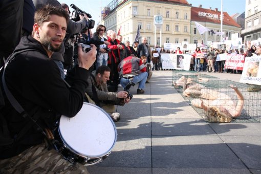 Anti-fur protest Zagreb 2009 f [ 143.27 Kb ]