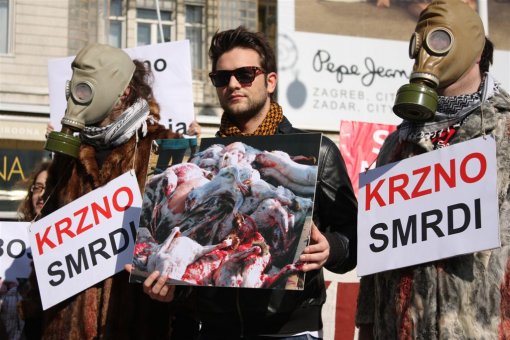 Anti-fur protest Zagreb 2009 j [ 146.92 Kb ]